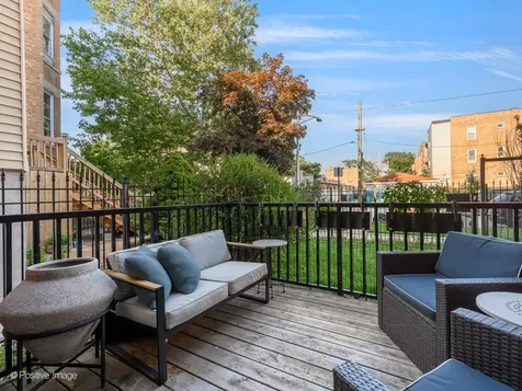 910 North Washtenaw Avenue Chicago IL 60622