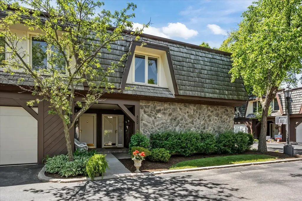 1569 Winnetka Road Glenview IL 60025