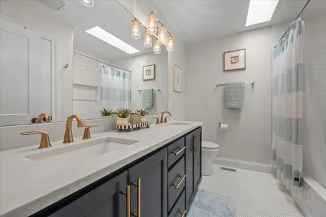 1569 Winnetka Road Glenview IL 60025