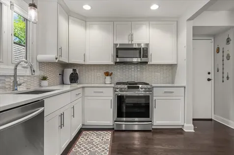 1569 Winnetka Road Glenview IL 60025