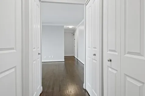 1060 West Hollywood Avenue Chicago IL 60660