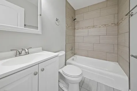 1060 West Hollywood Avenue Chicago IL 60660