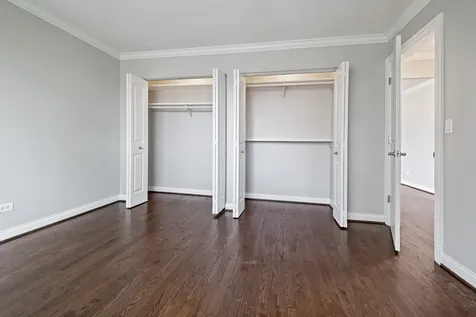 1060 West Hollywood Avenue Chicago IL 60660