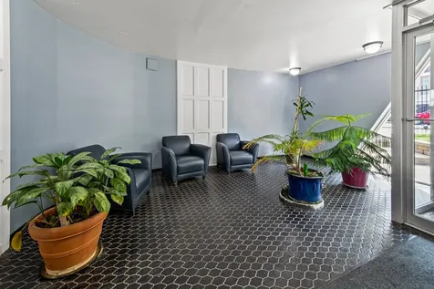1060 West Hollywood Avenue Chicago IL 60660