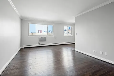1060 West Hollywood Avenue Chicago IL 60660