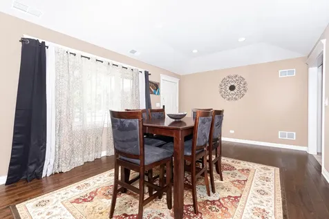 6116 West 94th Street Oak Lawn IL 60453