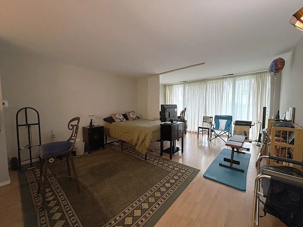 5810 Oakwood Drive Lisle IL 60532
