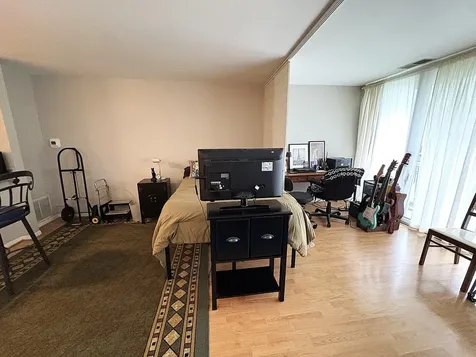 5810 Oakwood Drive Lisle IL 60532