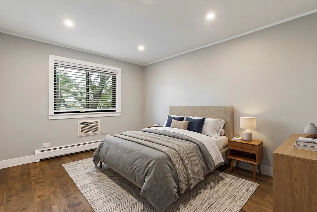 8444 West Wilson Avenue W Chicago IL 60656