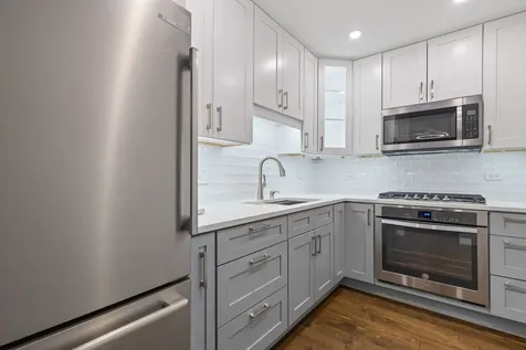 8444 West Wilson Avenue W Chicago IL 60656