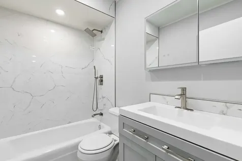 8444 West Wilson Avenue W Chicago IL 60656