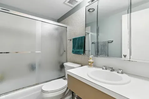 175 East Delaware Place Chicago IL 60611