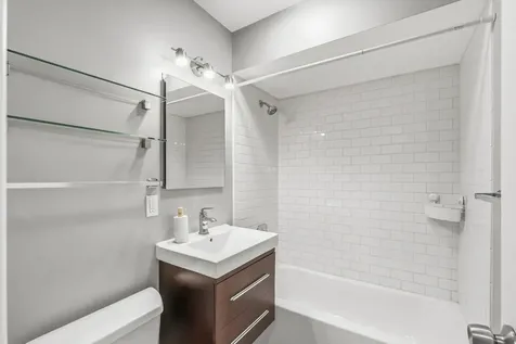 426 West Barry Avenue Chicago IL 60657