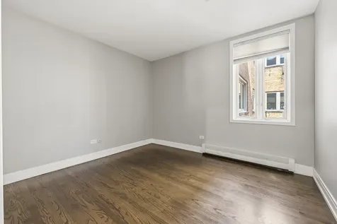 426 West Barry Avenue Chicago IL 60657