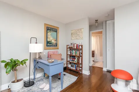 426 West Barry Avenue Chicago IL 60657