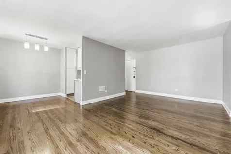426 West Barry Avenue Chicago IL 60657