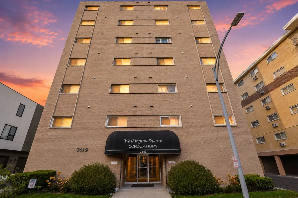 7449 Washington Street Forest Park IL 60130