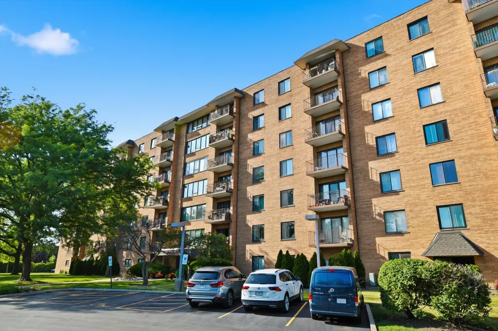 1747 West Crystal Lane Mount Prospect IL 60056