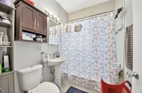 5309 West Henderson Street Chicago IL 60641