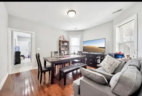 5309 West Henderson Street Chicago IL 60641