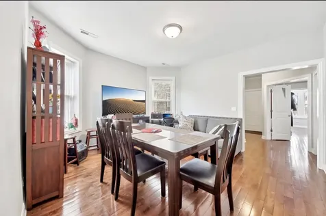 5309 West Henderson Street Chicago IL 60641