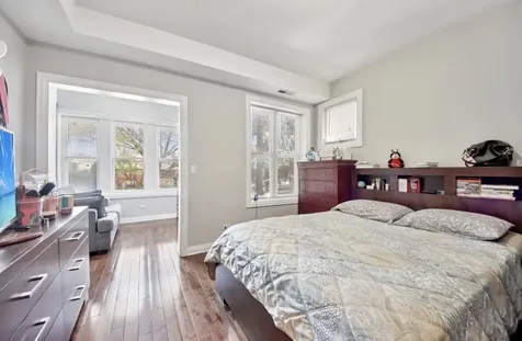5309 West Henderson Street Chicago IL 60641