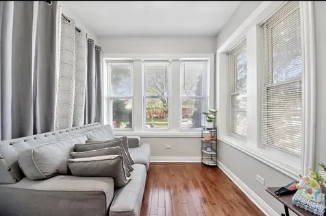 5309 West Henderson Street Chicago IL 60641