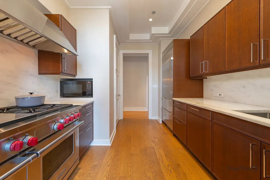 118 East Erie Street Chicago IL 60611