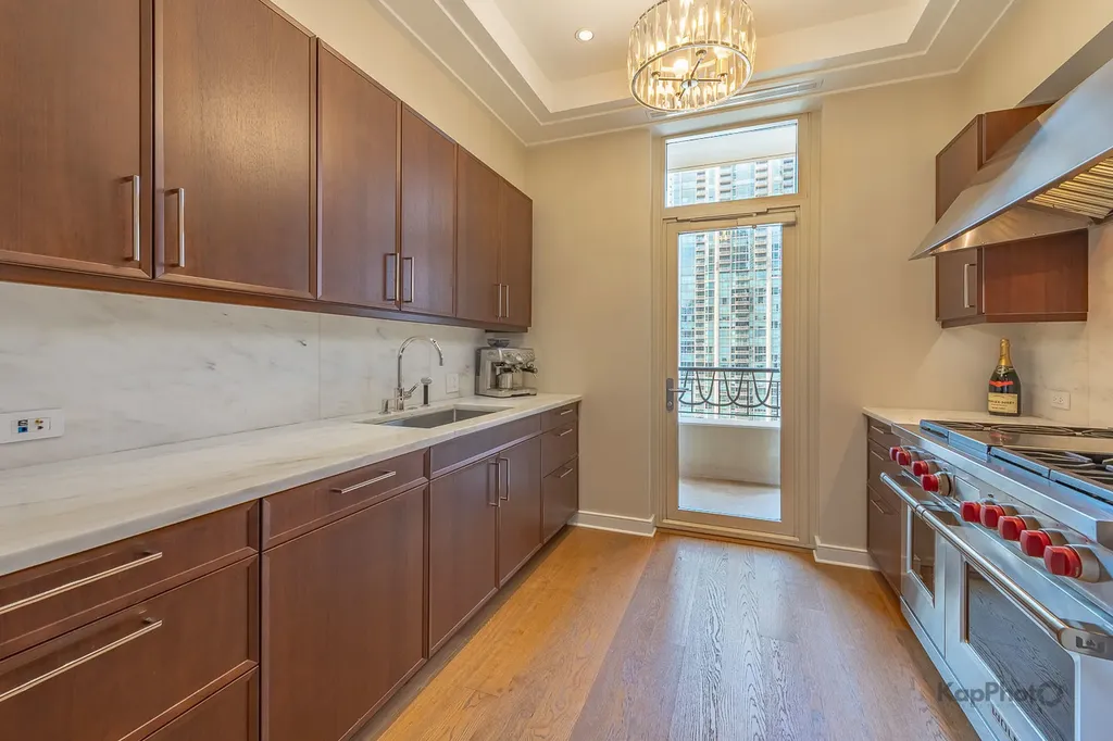 118 East Erie Street Chicago IL 60611