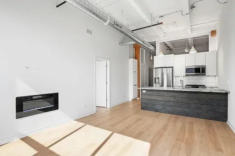 209 North Morgan Street Chicago IL 60607