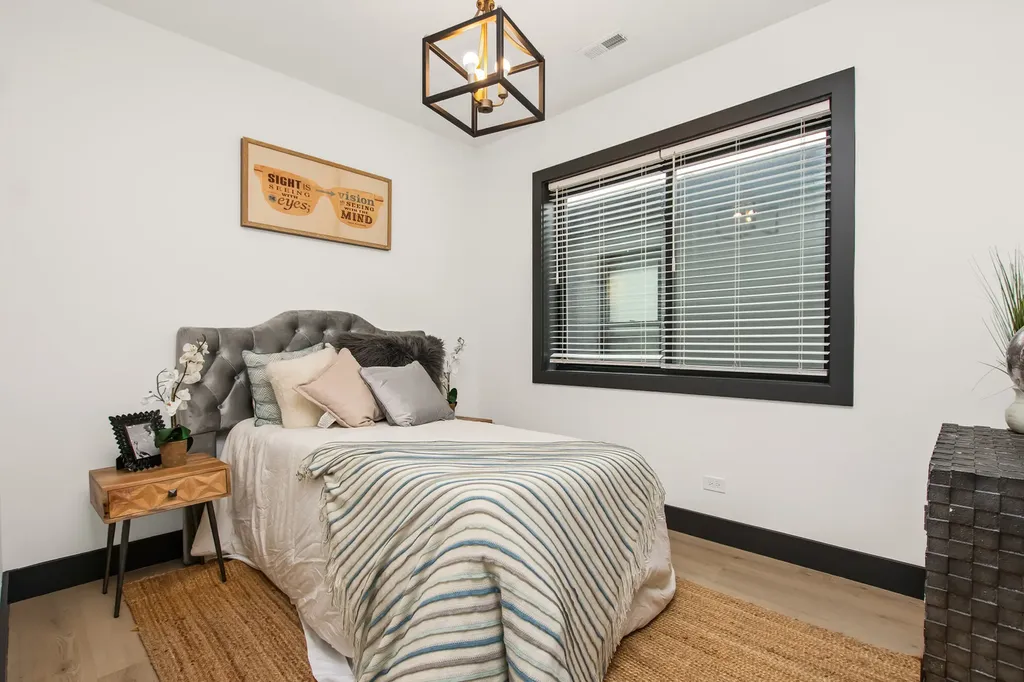 6506 South Ingleside Avenue Chicago IL 60637