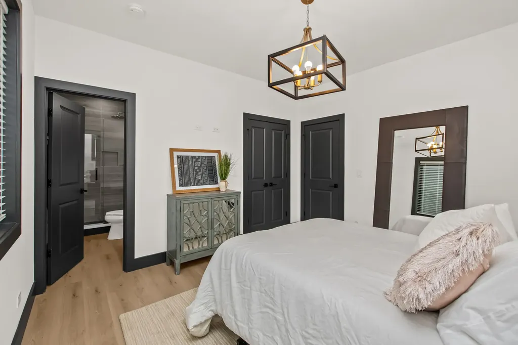 6506 South Ingleside Avenue Chicago IL 60637