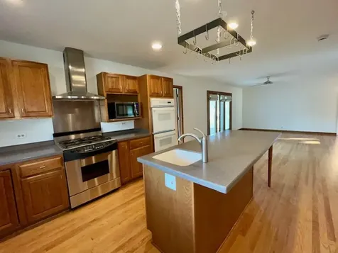 112 Braemar Drive Elk Grove Village IL 60007
