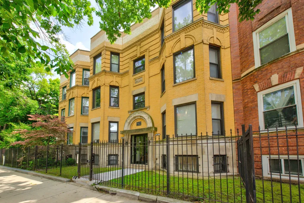 4007 South Calumet Boulevard Chicago IL 60653