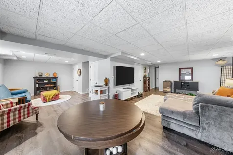 439 South Church Road S Bensenville IL 60106