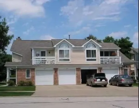 1042 Courtland Drive Buffalo Grove IL 60089