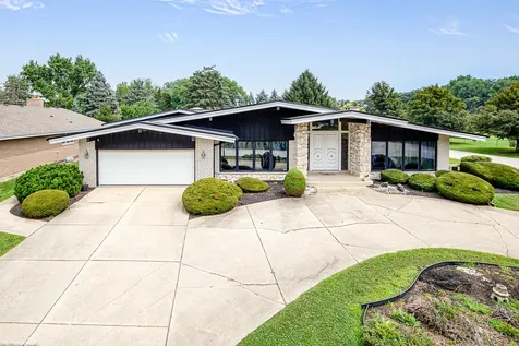 12138 South Cheyenne Drive Palos Heights IL 60463