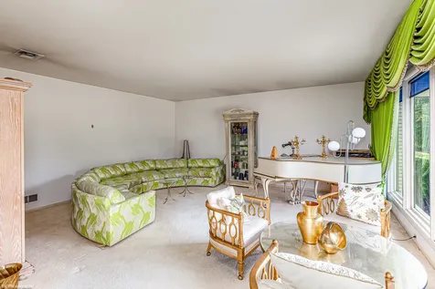12138 South Cheyenne Drive Palos Heights IL 60463