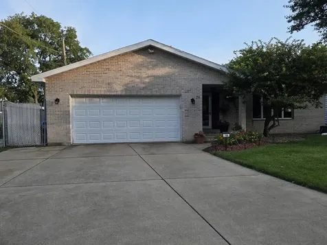 78 West 31st Street Steger IL 60475