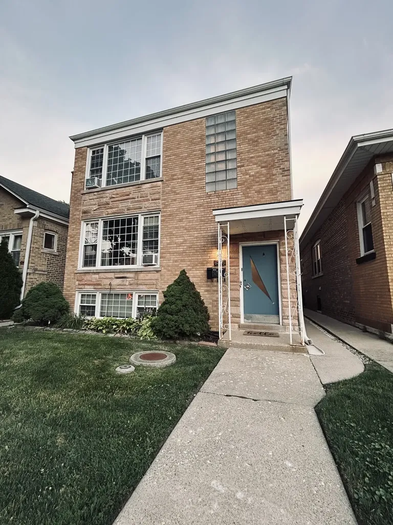 6345 West Raven Street Chicago IL 60646