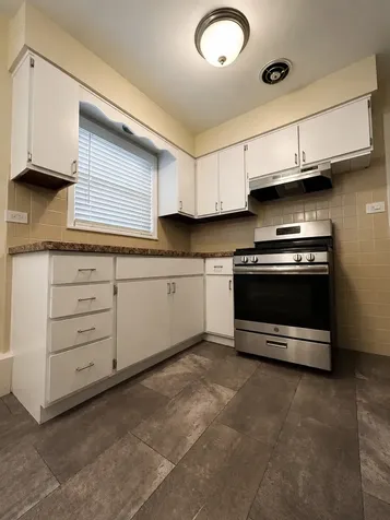 6345 West Raven Street Chicago IL 60646