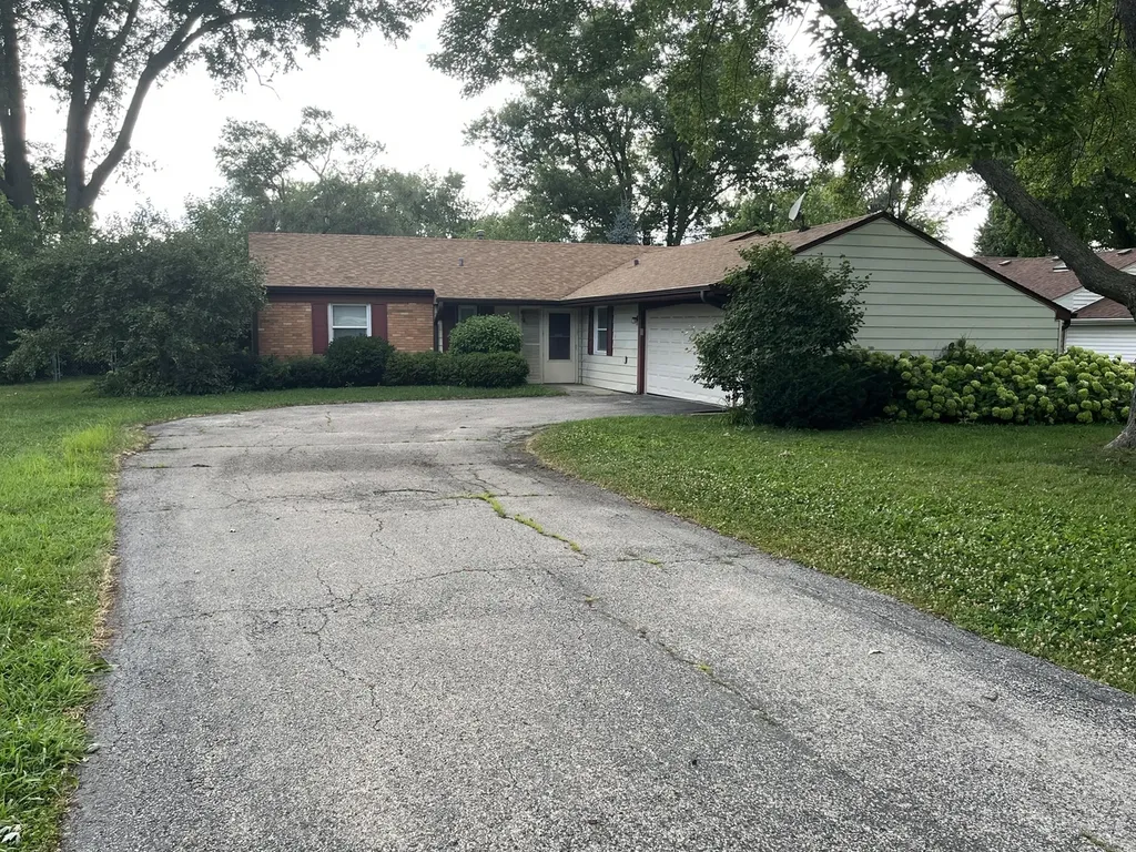 149 Mellbrook Road Bolingbrook IL 60440