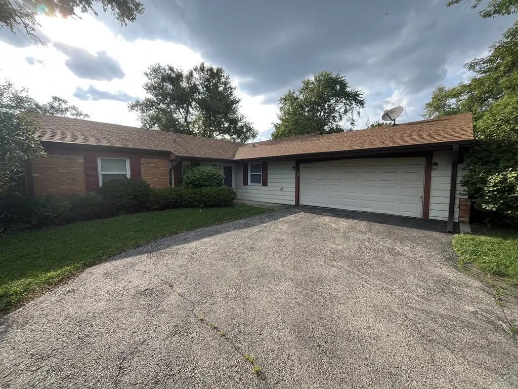149 Mellbrook Road Bolingbrook IL 60440