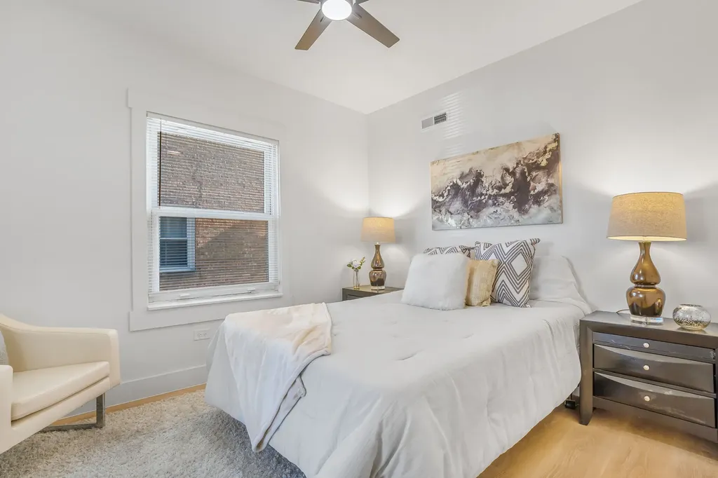2724 North Mobile Avenue Chicago IL 60639