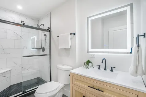 2724 North Mobile Avenue Chicago IL 60639