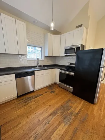 712 West 17th Street Chicago IL 60616