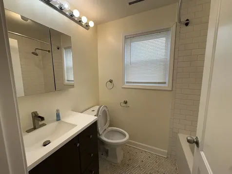 712 West 17th Street Chicago IL 60616