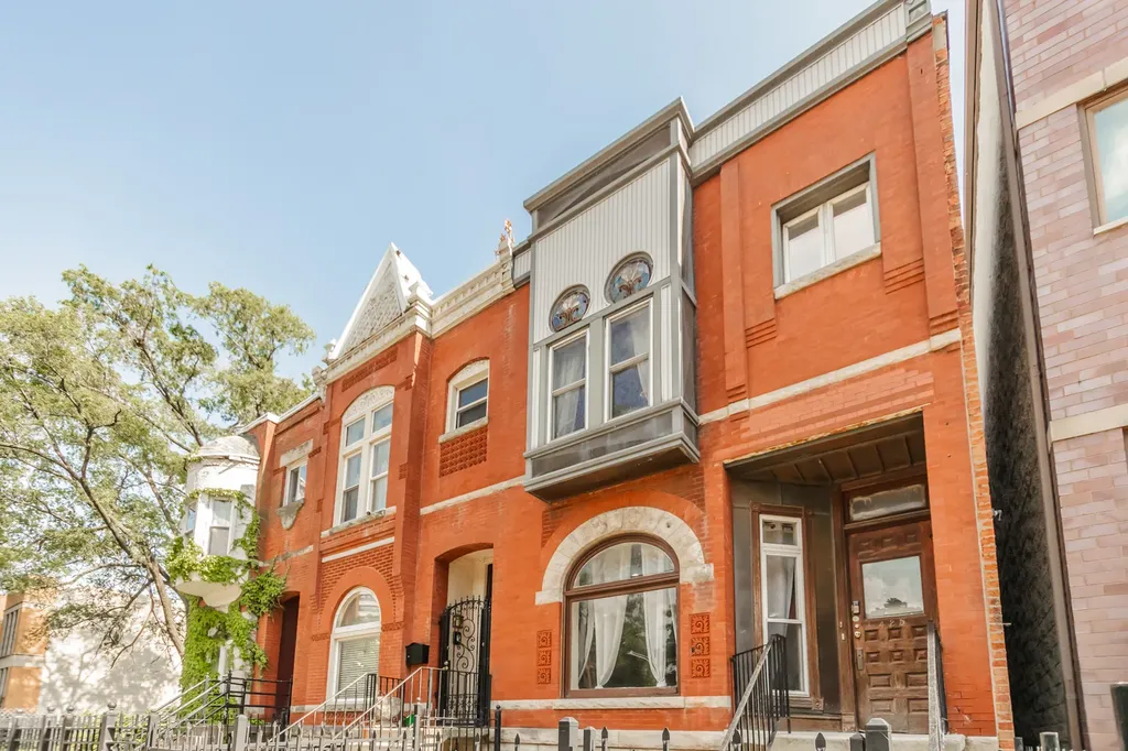 425 East 41st Street Chicago IL 60653