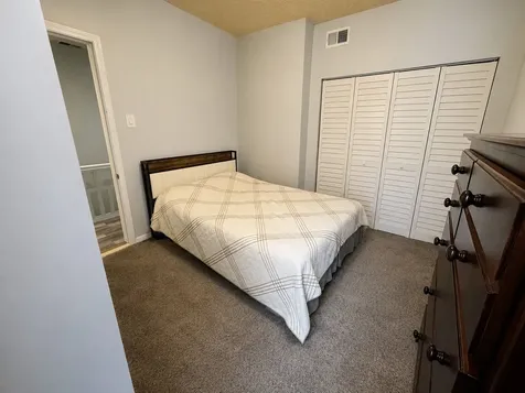 425 East 41st Street Chicago IL 60653