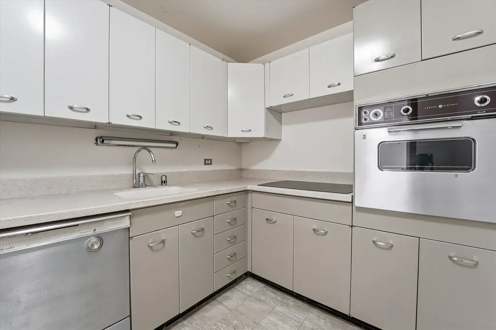 4800 South Chicago Beach Drive Chicago IL 60615